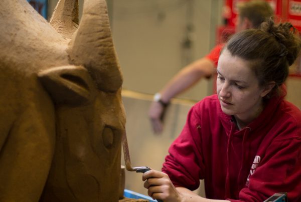 Claire_jamieson_sand_sculptor_uk_sand_in_your_eye
