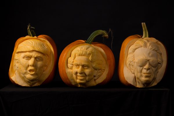 Celebrity_portraits_pumpkin_carving_professional_pumpkin_carvers_sand_in_your_eye