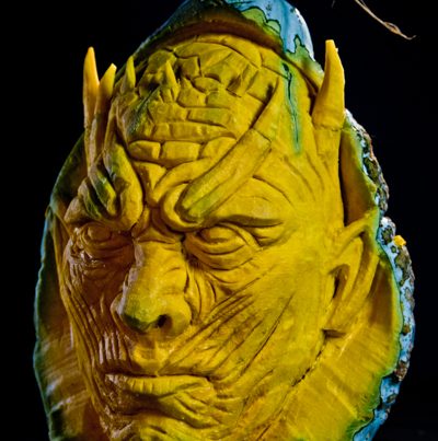 game-of-thrones-pumpkin-carving-proffesional-pumpkin-carving-UK