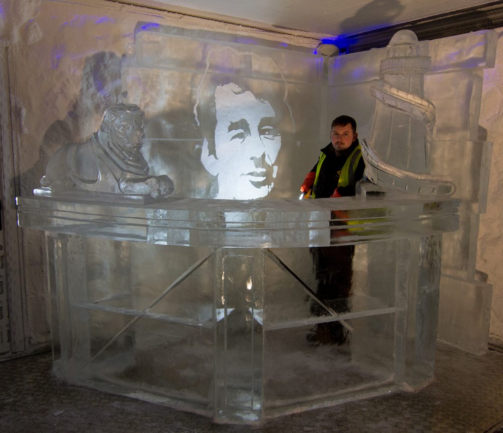 ice-art-custom-ice-sculpture-UK-ice-wall-Brian-Clough-art