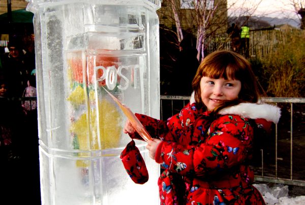 ice-sculpture-custom-ice-sculpture-christmas-activity