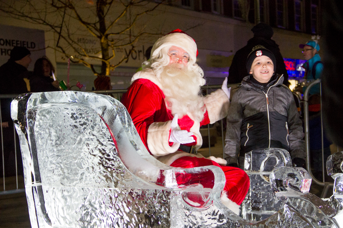 Santa Sleigh Ice Sculpture in Hull for the Christmas Lights Switch On