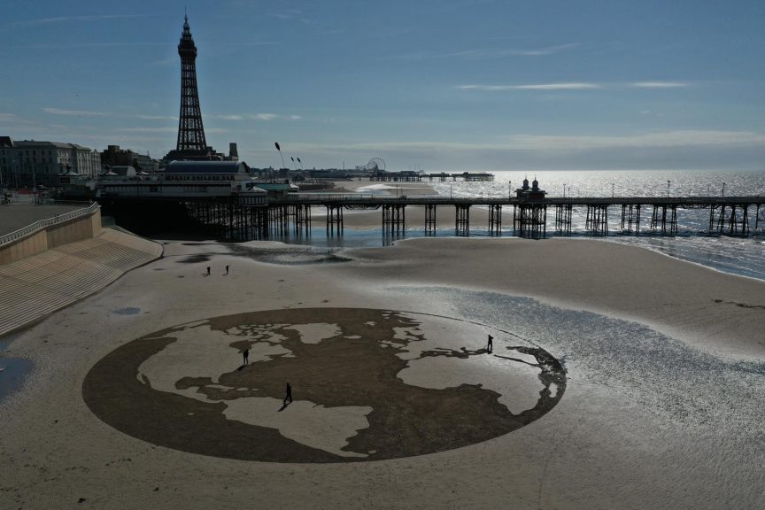 Sand Drawing of the Earth for Sea Life Blackpool’s new Exhibition