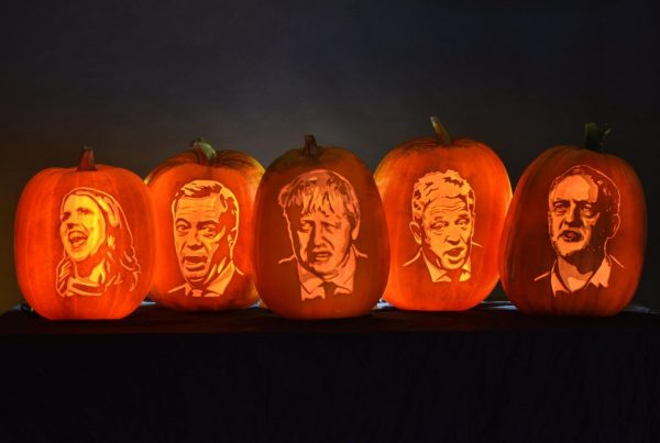 halloween_pumpkin_carving_uk