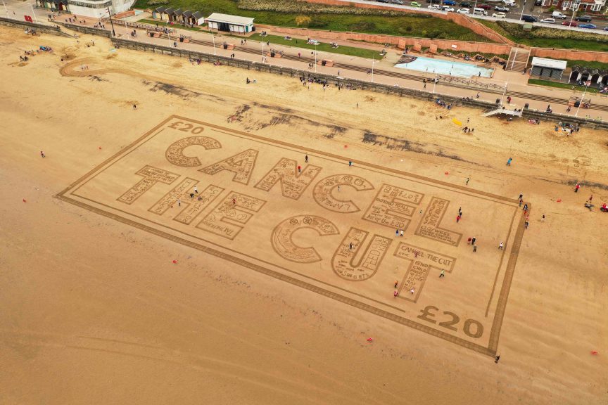 Cancel the cut – sand drawing for unite union