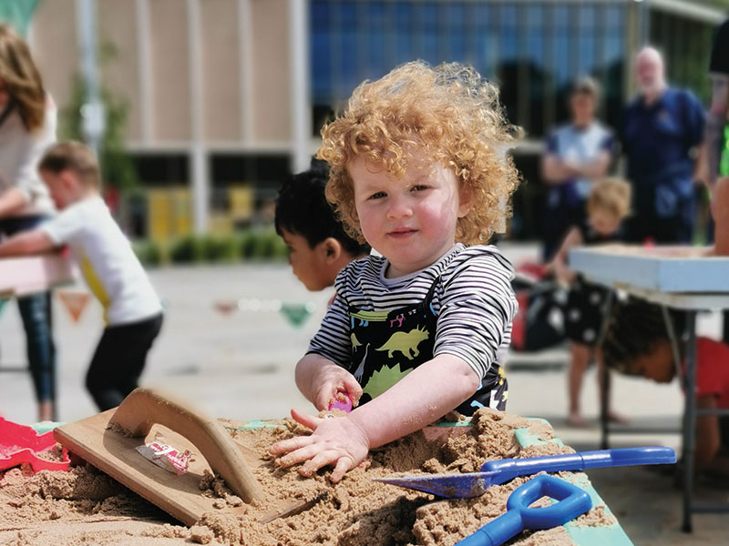toddler_sand_play