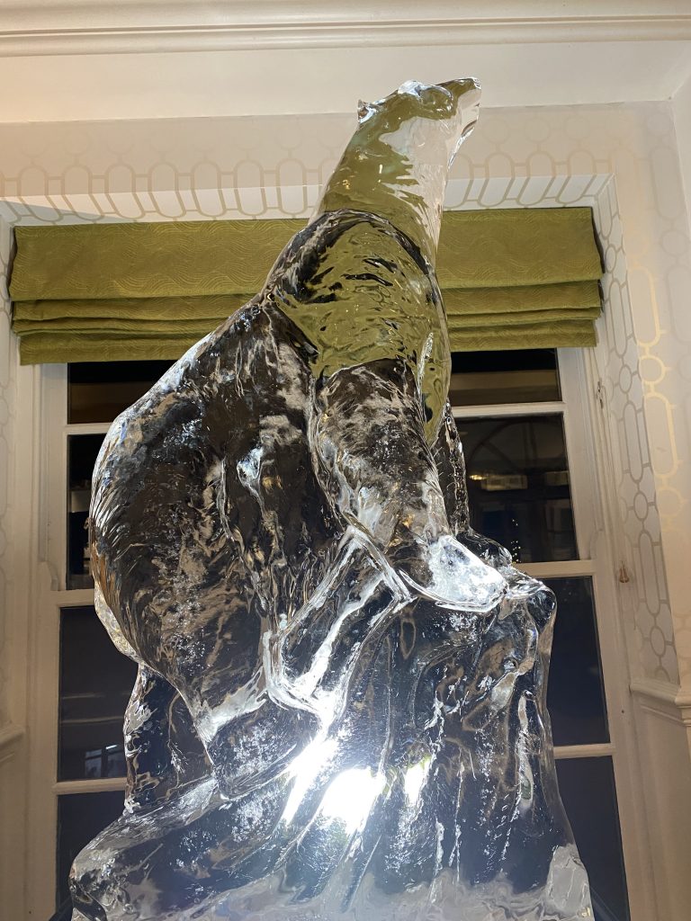 polarbear-ice-sculpture
