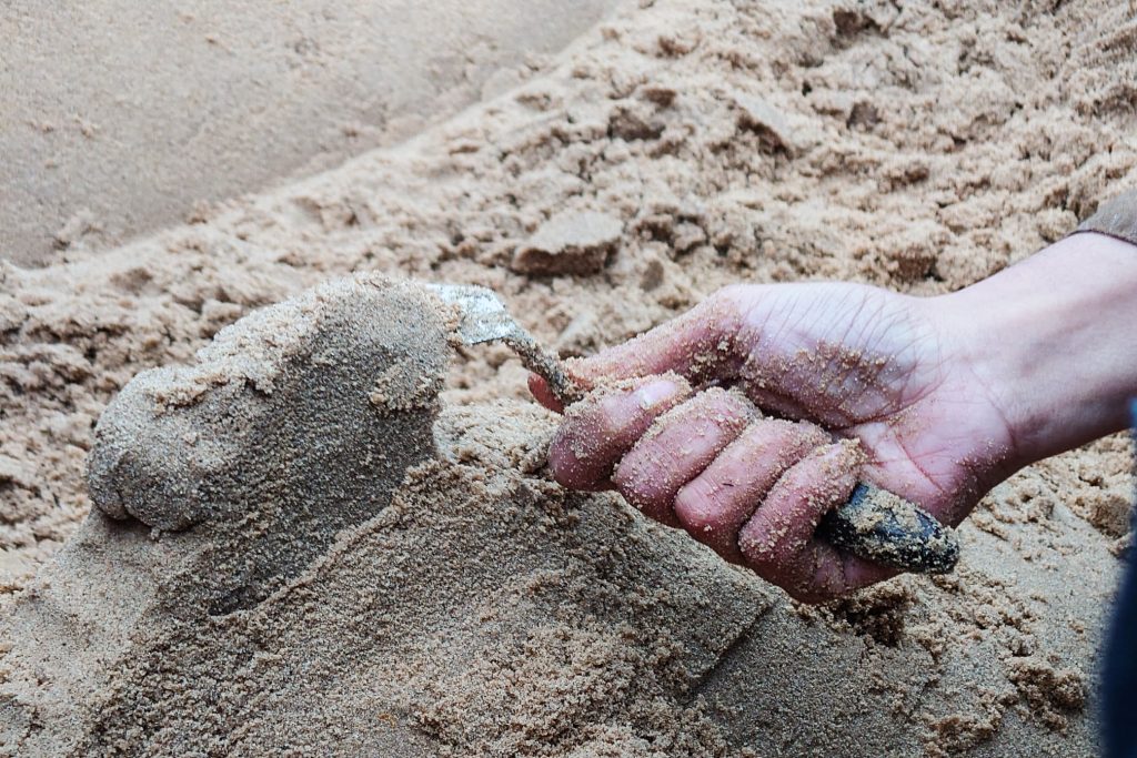 Sand_Sculpting_Hand