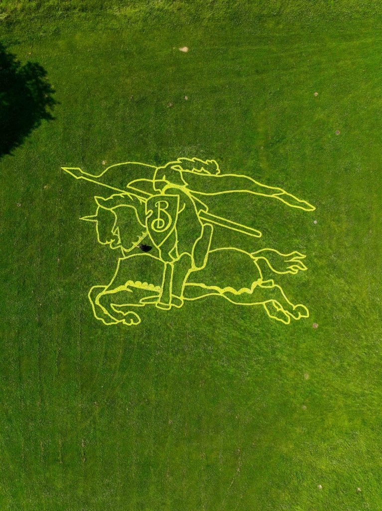 Land art burberry 10