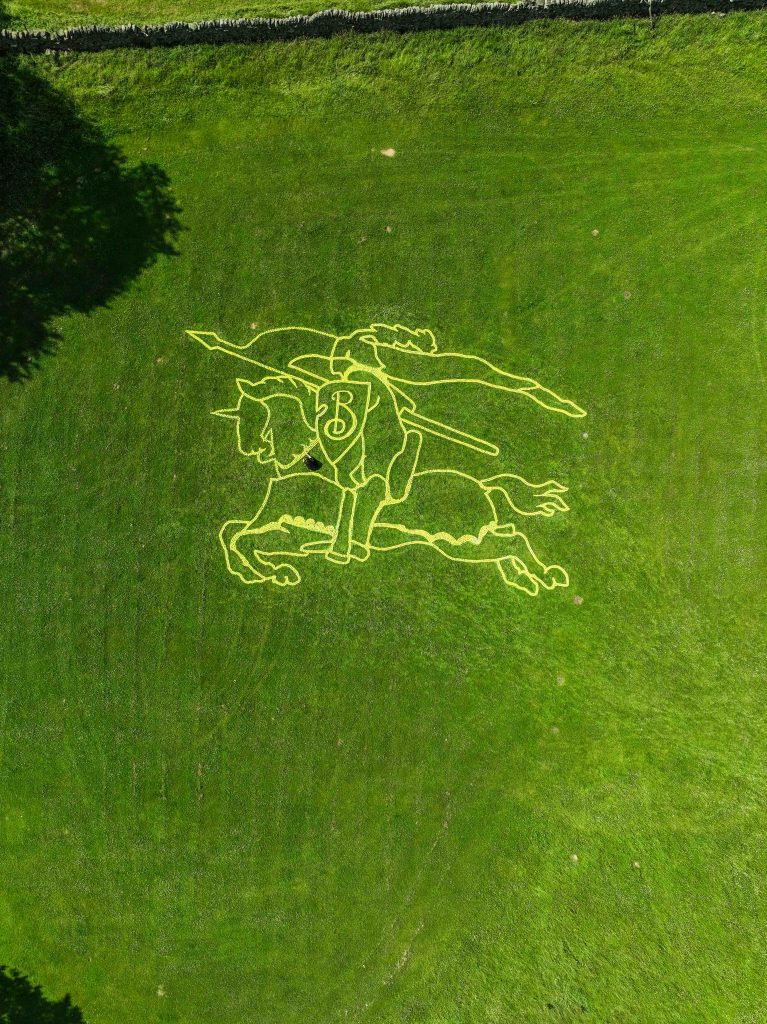 Land art burberry 11