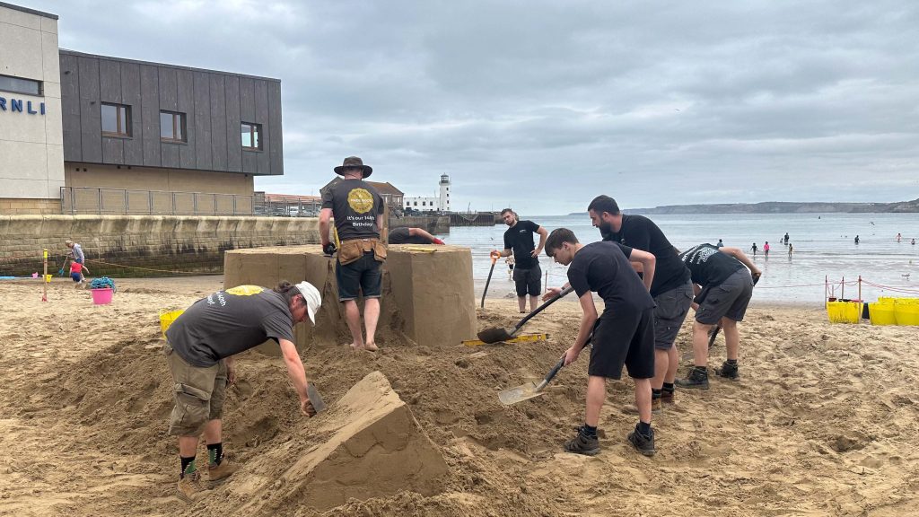 Creating_sand_Sculpture_uk
