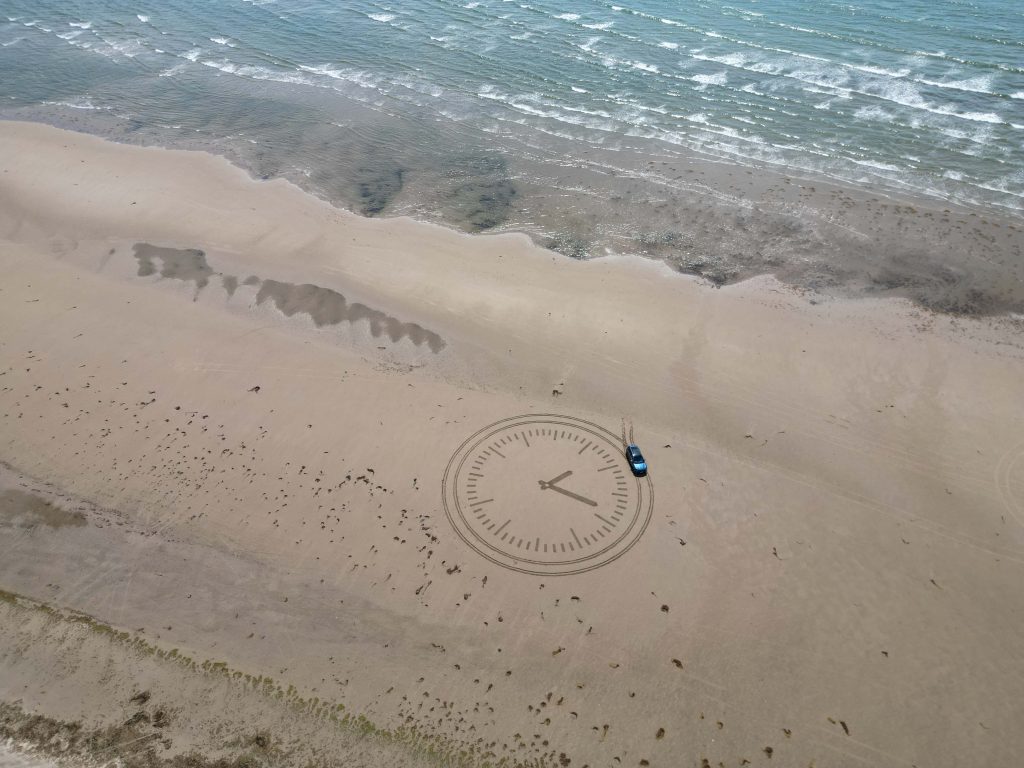 Clock sand drawing