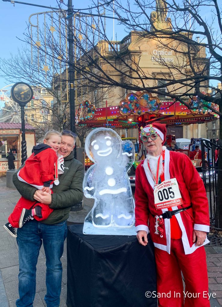 ❄️ Dundee Sparkles: How Ice Sculpture Brought Festive Magic to the Christmas Switch-On! 8 Christmas ice sculpture