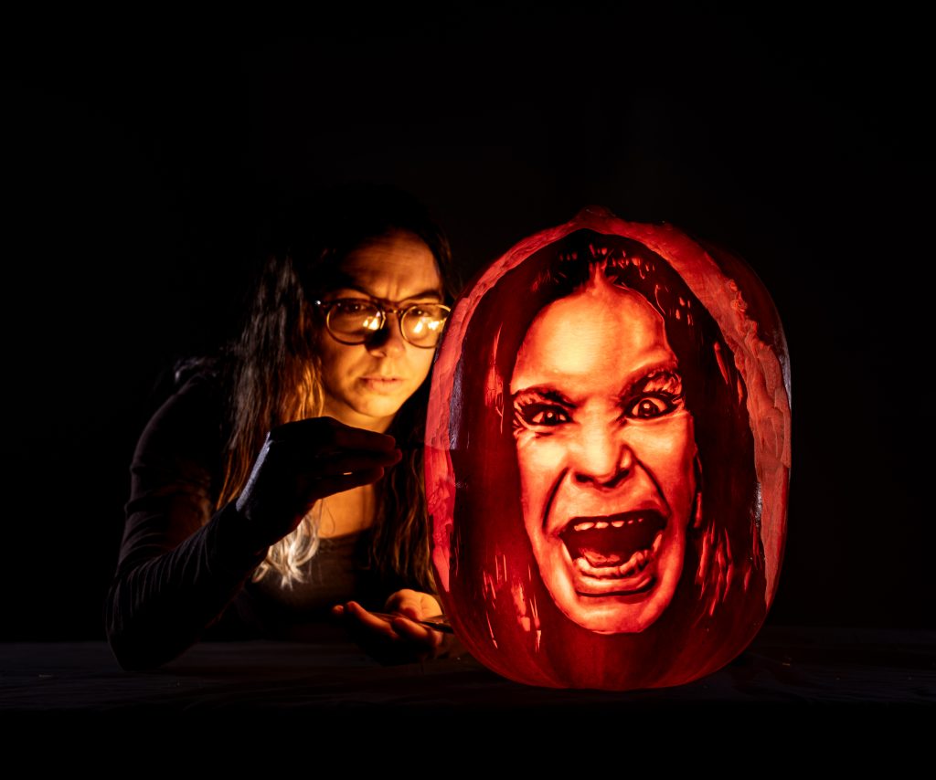 Beyond the Jack-o'-Lantern: The Art of Professional Pumpkin Carving 3 professional pumpkin carver uk