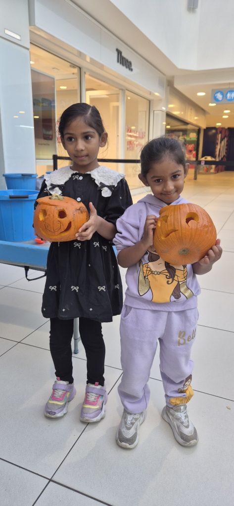pumpkin carving uk child