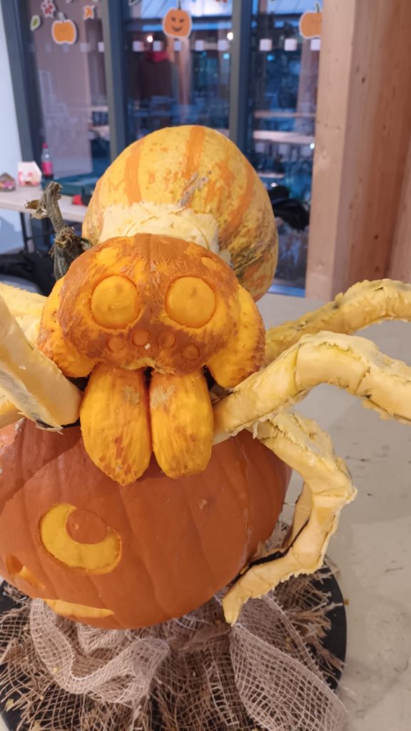 🎃 A Grand Tour of Pumpkin Sculpture Fun with the RHS! 12 pumpkin sculpture
