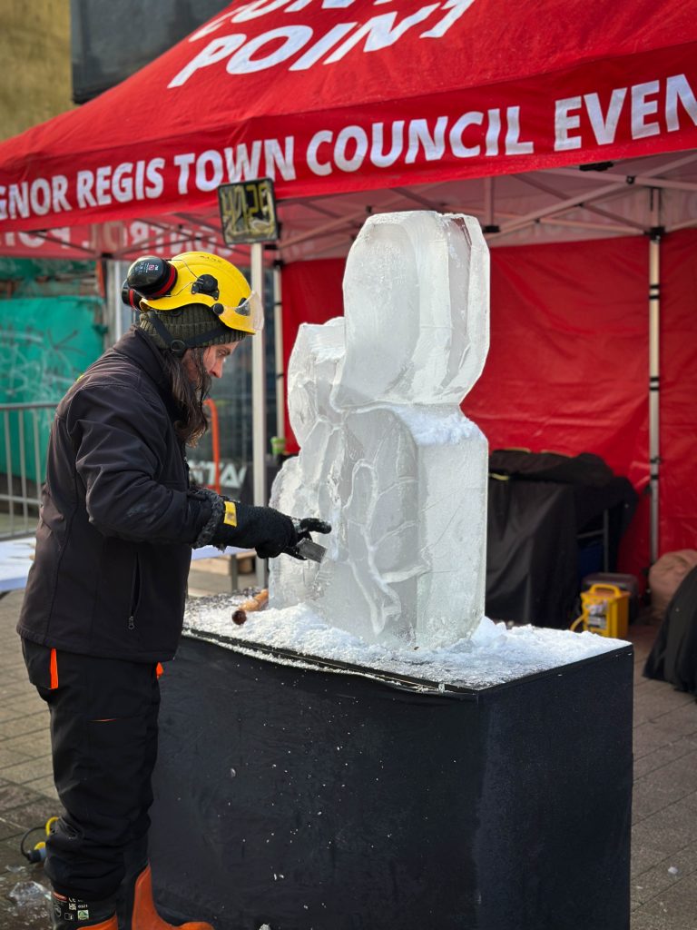 1 hour live ice carving 5