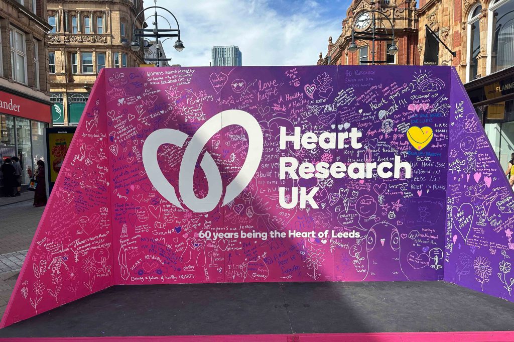 Heart Reasearch uk Street art 13