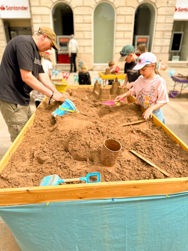 A Grand Day Out in Lincoln: Sand Sculptures & Creative Workshops 10 creative workshops