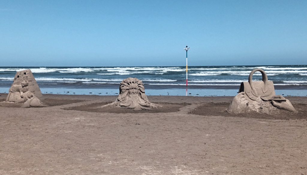 game_show_sand_sculpture