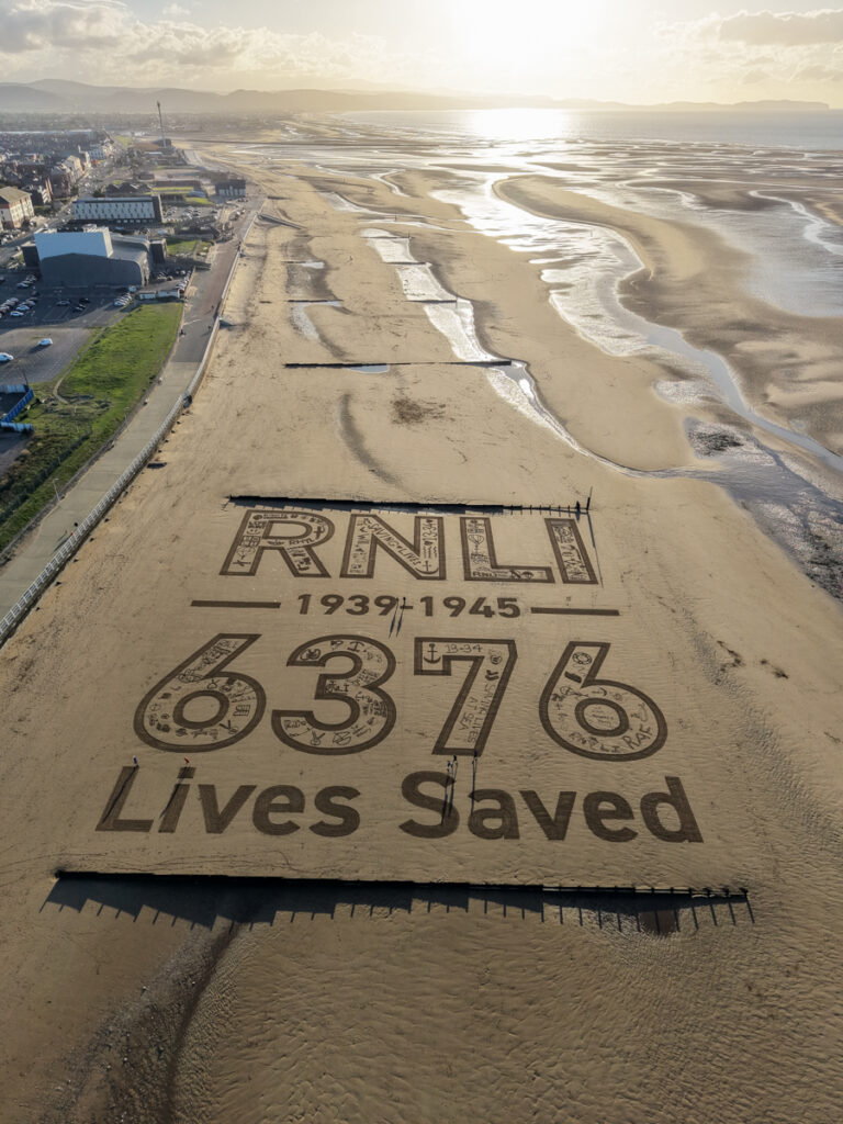 huge_beach_drawings